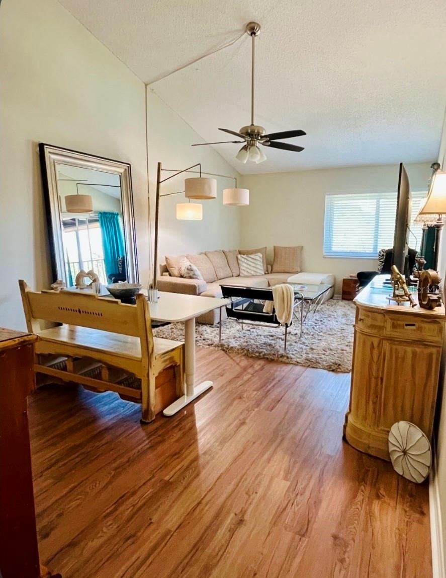 Listing photo id 2 for 2205 Belleair Road A35