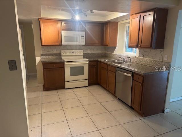 Image 5 of 9 For 7235 Redbud Court