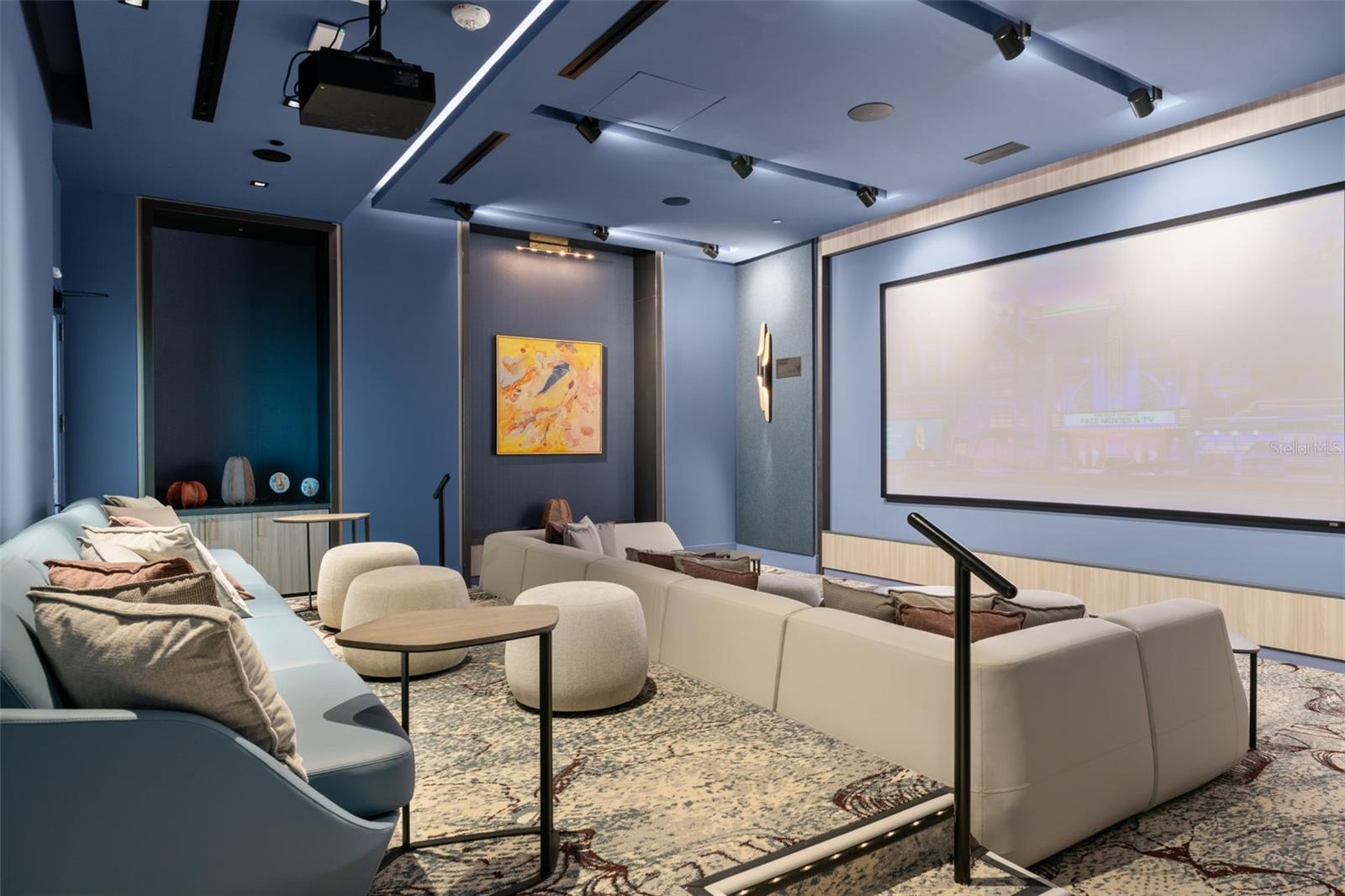 Listing photo id 12 for 275 1st Avenue S 3504