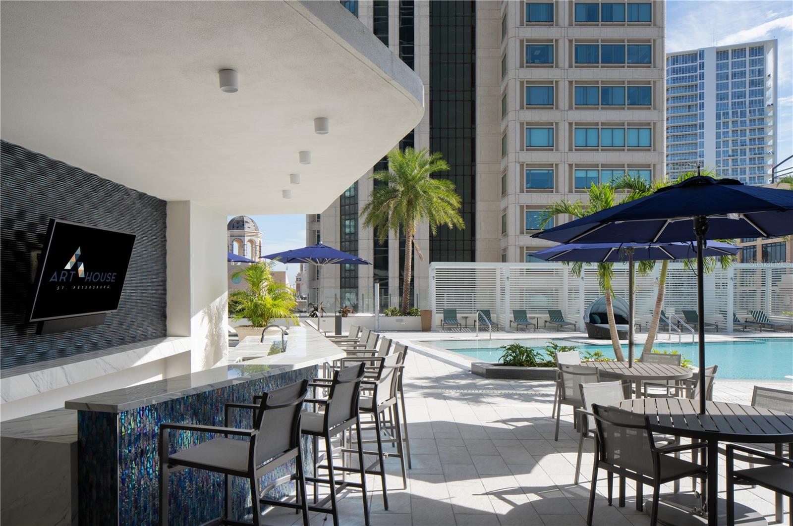 Listing photo id 6 for 275 1st Avenue S 3504