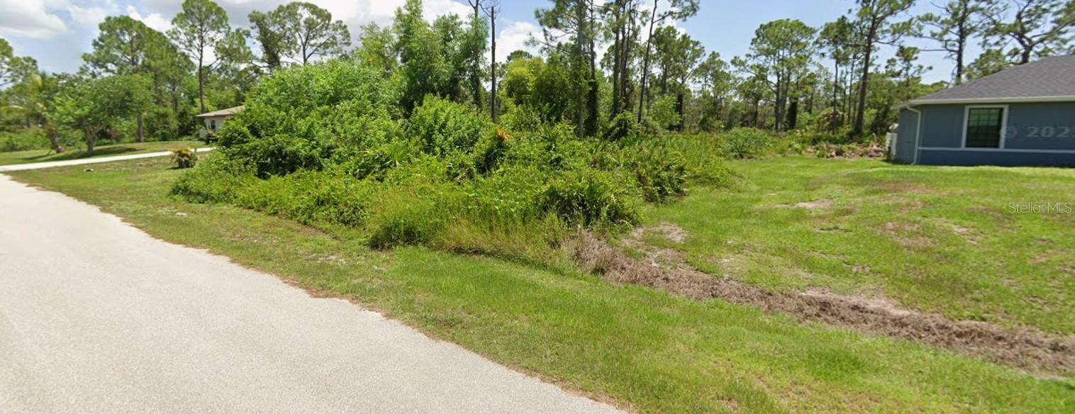 Image 4 of 4 For 27077 Twin Lakes Drive