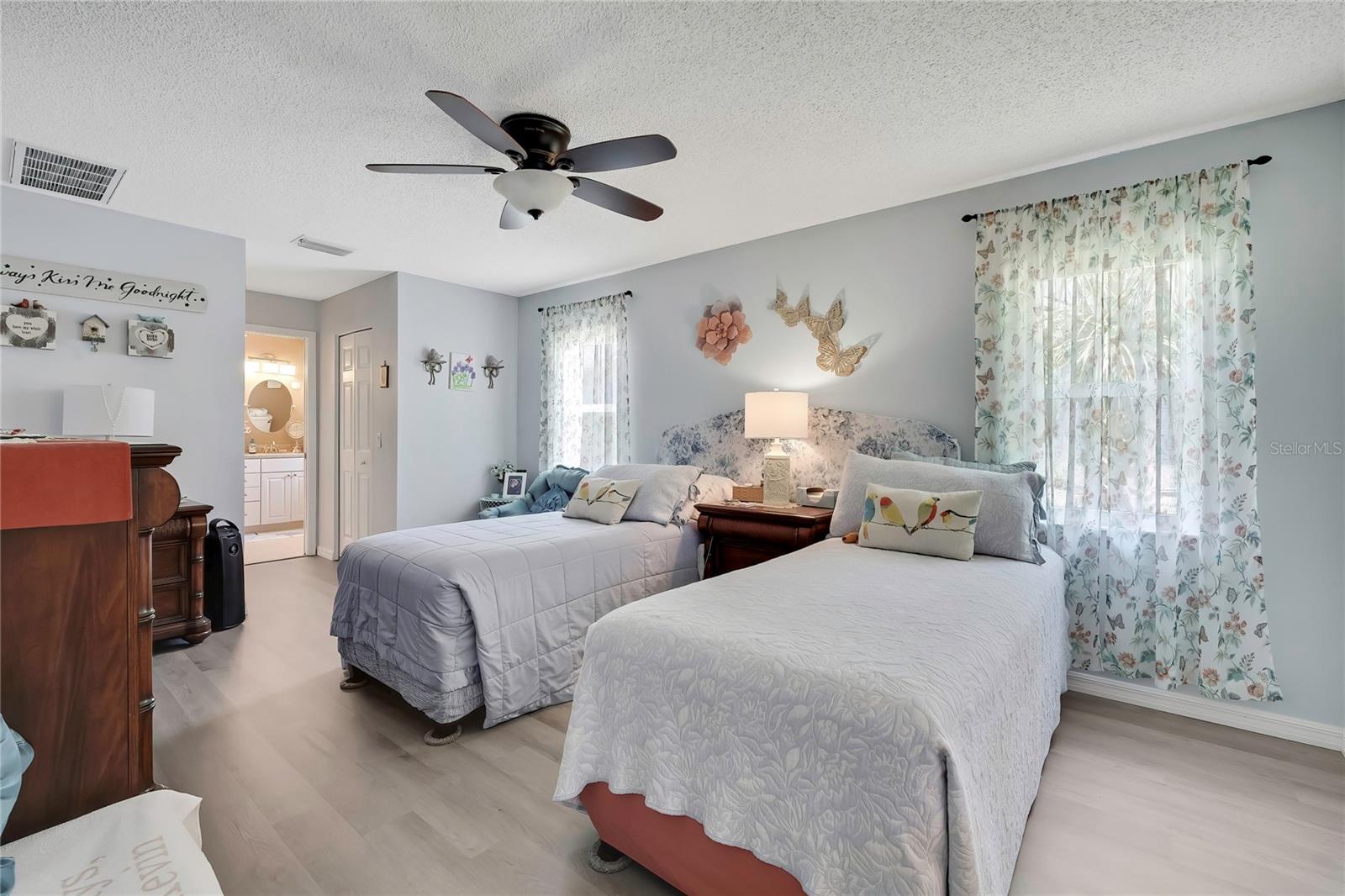 Image 23 of 47 For 8224 Sugarbush Drive