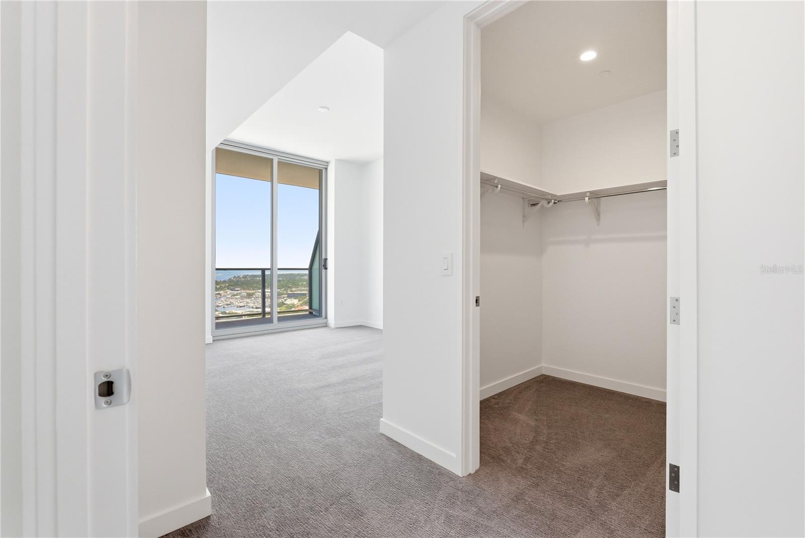 Image 17 of 35 For 400 Central Ave  3506