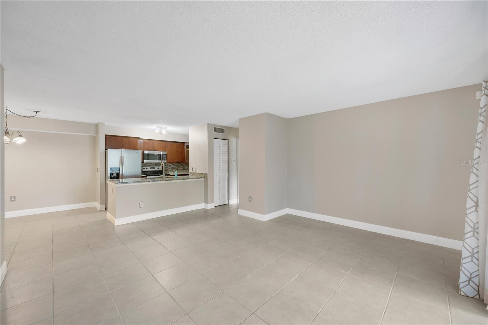 Image 10 of 28 For 9481 Highland Oak Drive 1112