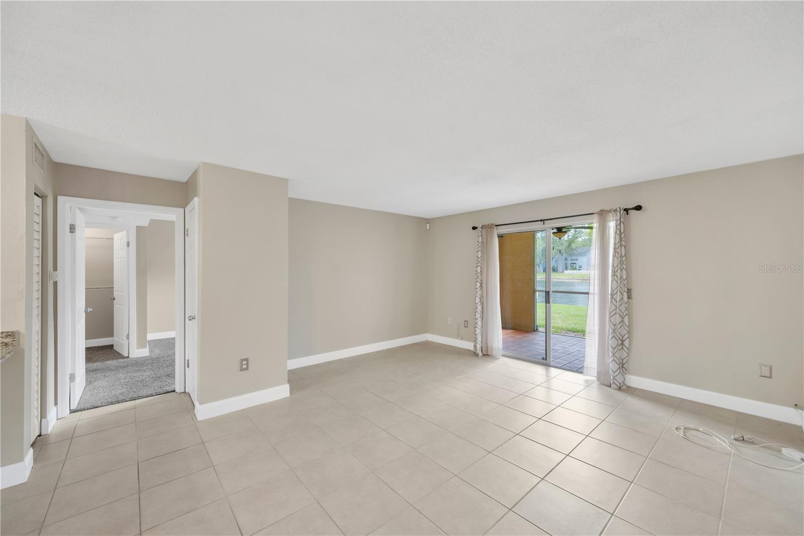 Image 18 of 28 For 9481 Highland Oak Drive 1112