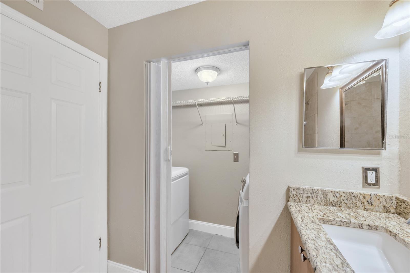 Image 20 of 28 For 9481 Highland Oak Drive 1112