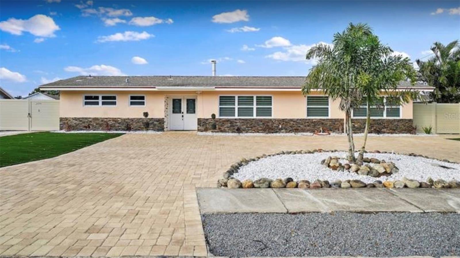 Details for 245 78 Th Avenue N, ST PETERSBURG, FL 33702