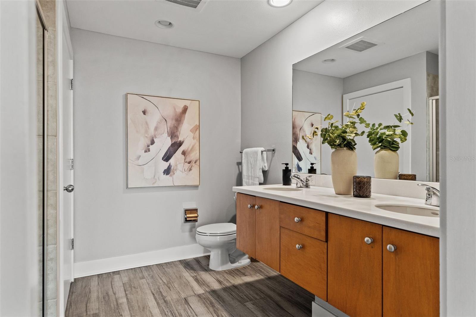 Image 17 of 47 For 1208 Kennedy Boulevard 1109