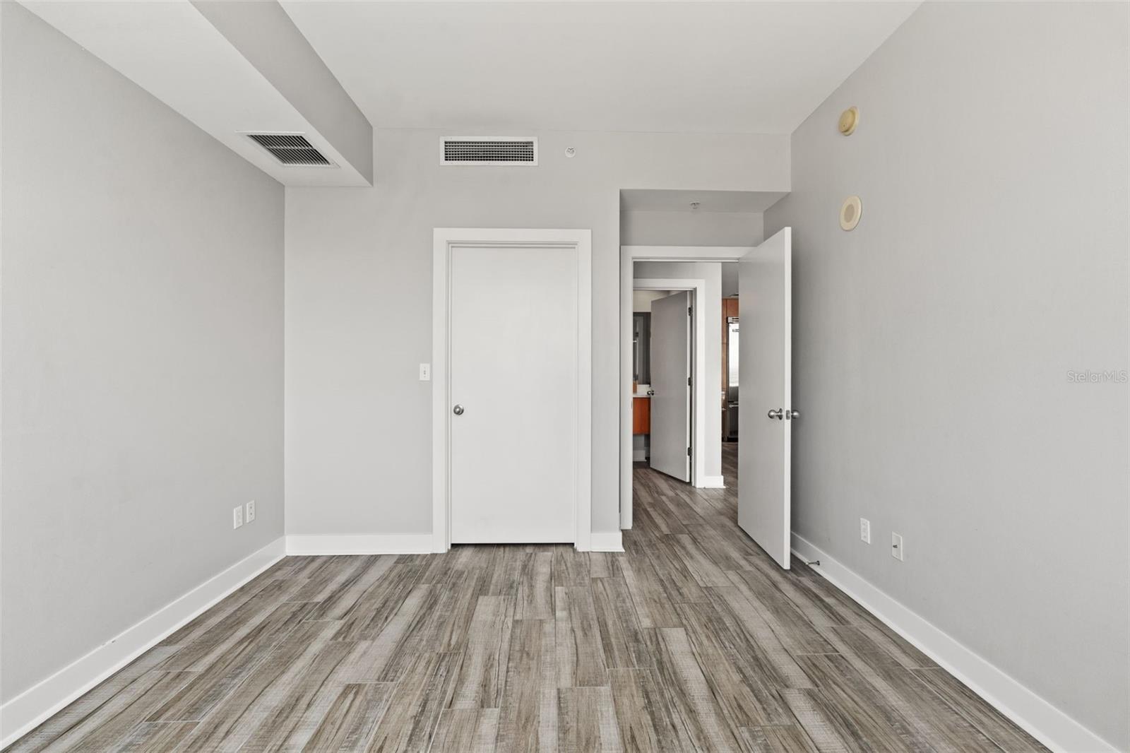 Image 19 of 47 For 1208 Kennedy Boulevard 1109