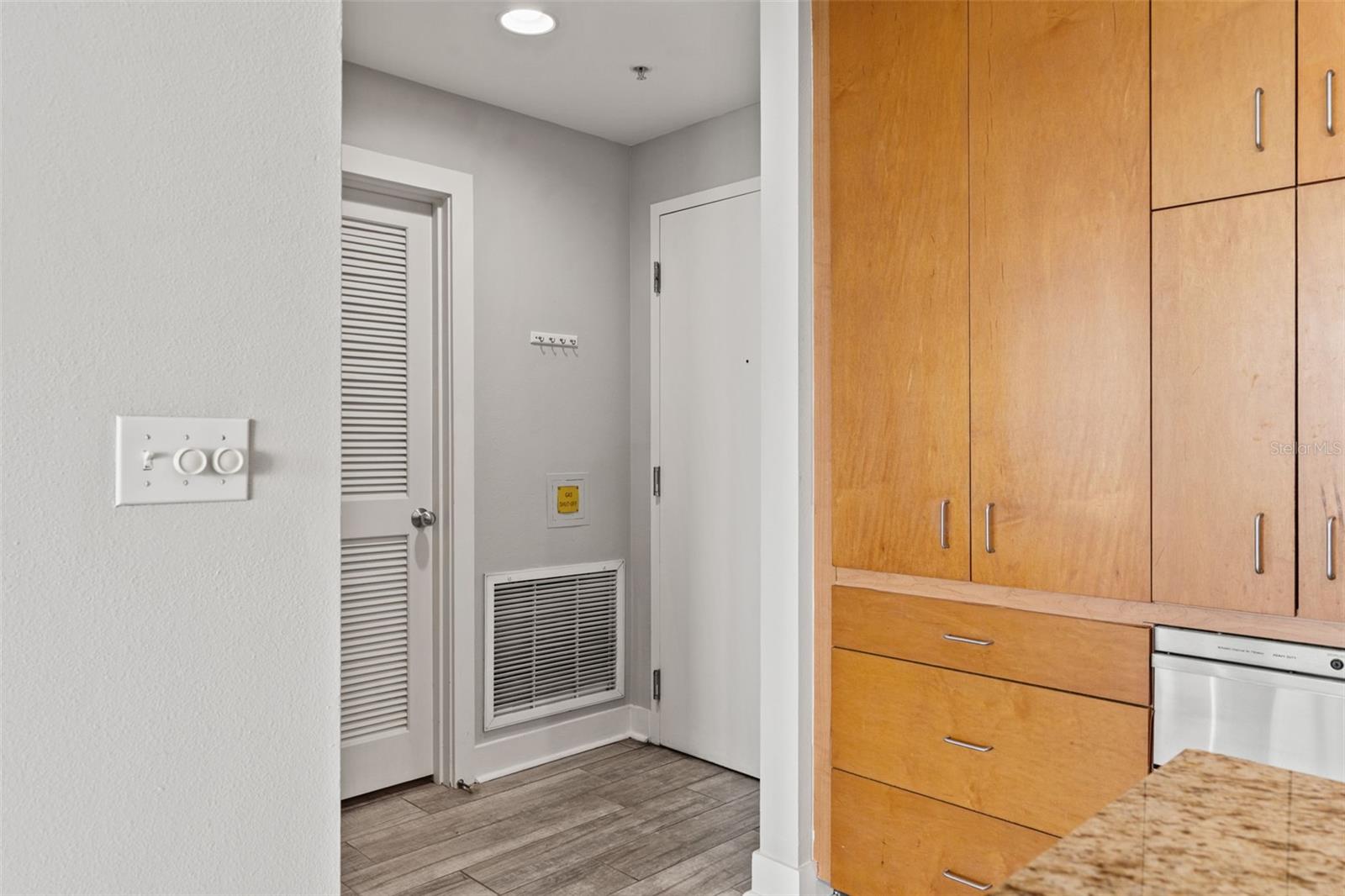 Image 24 of 47 For 1208 Kennedy Boulevard 1109