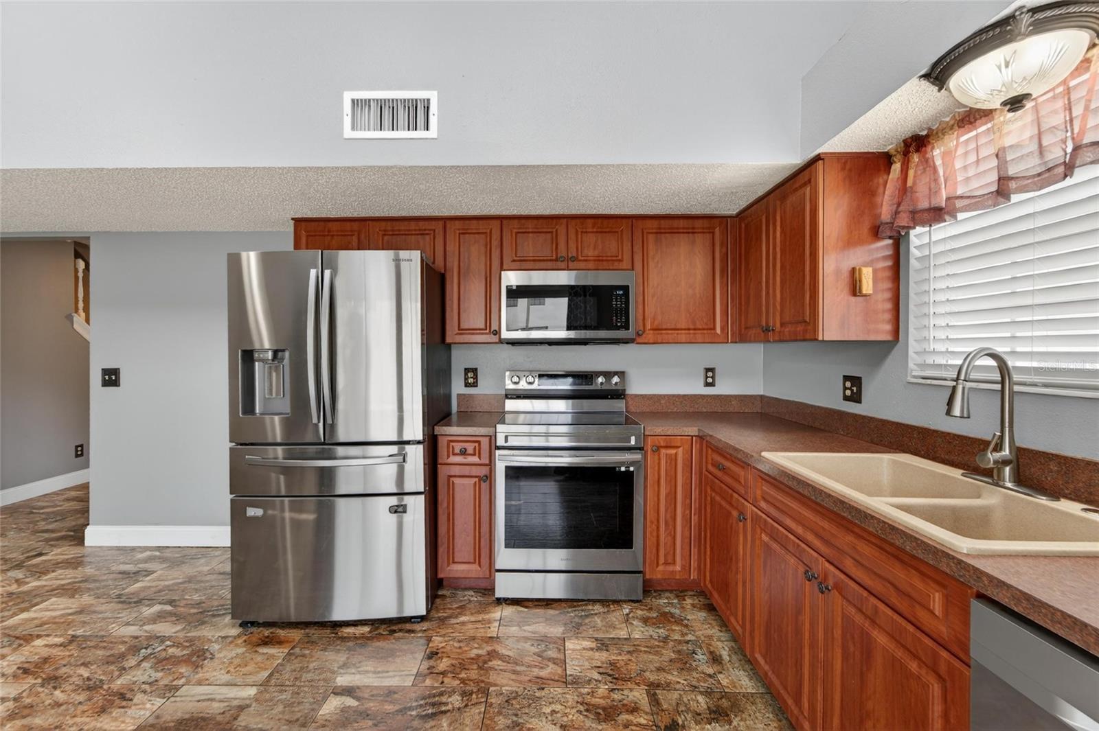 Image 37 of 66 For 601 Weathervane Court