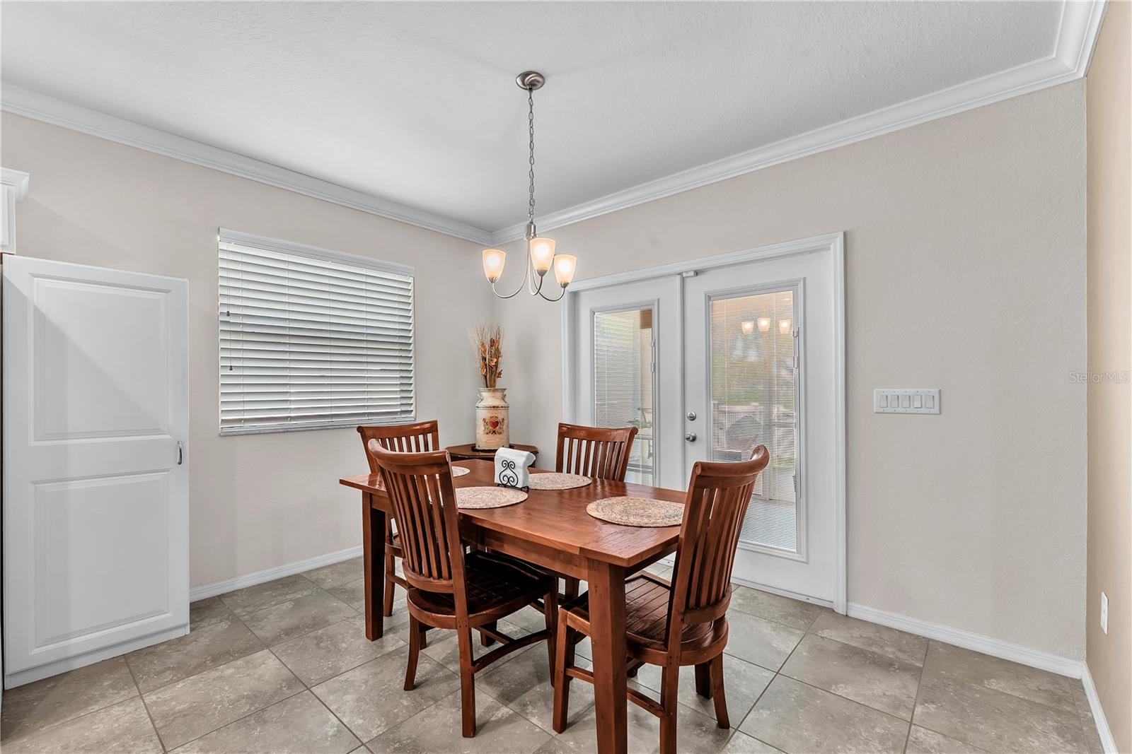 Image 11 of 34 For 5018 33rd Avenue E