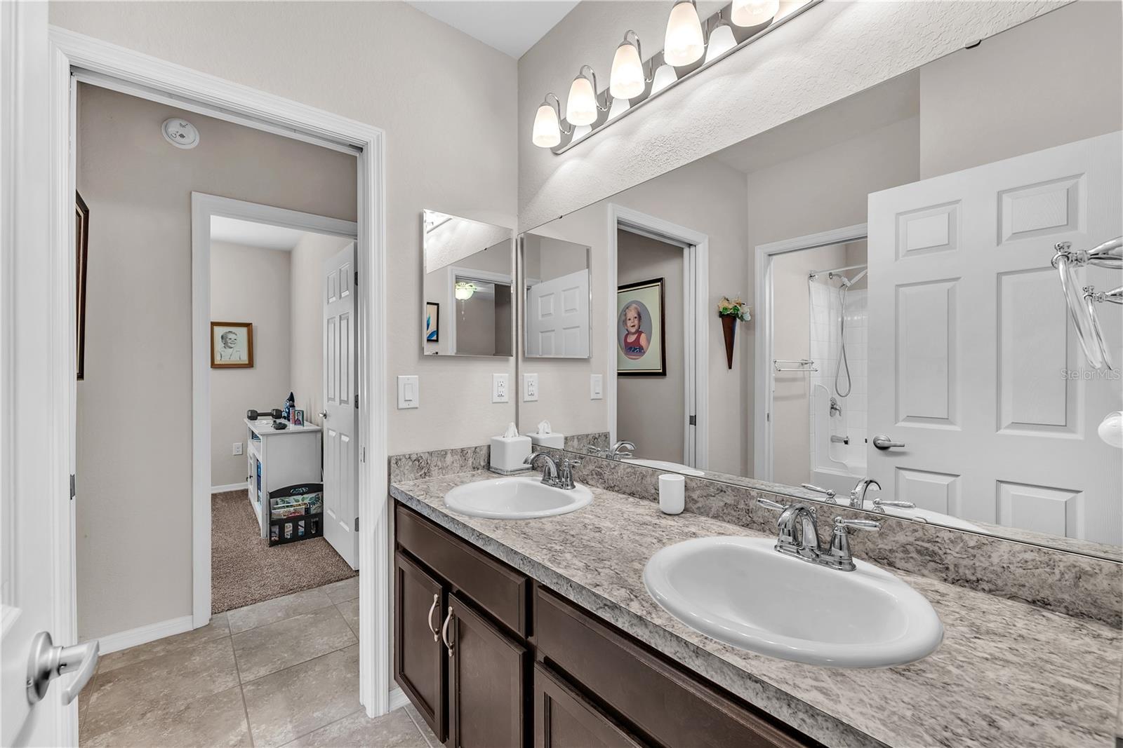 Image 17 of 34 For 5018 33rd Avenue E