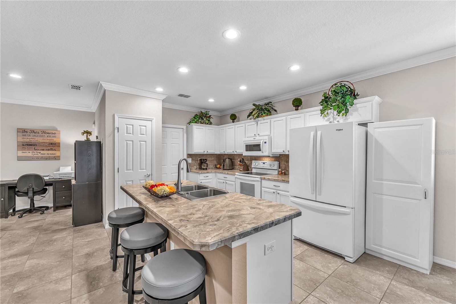 Image 7 of 34 For 5018 33rd Avenue E