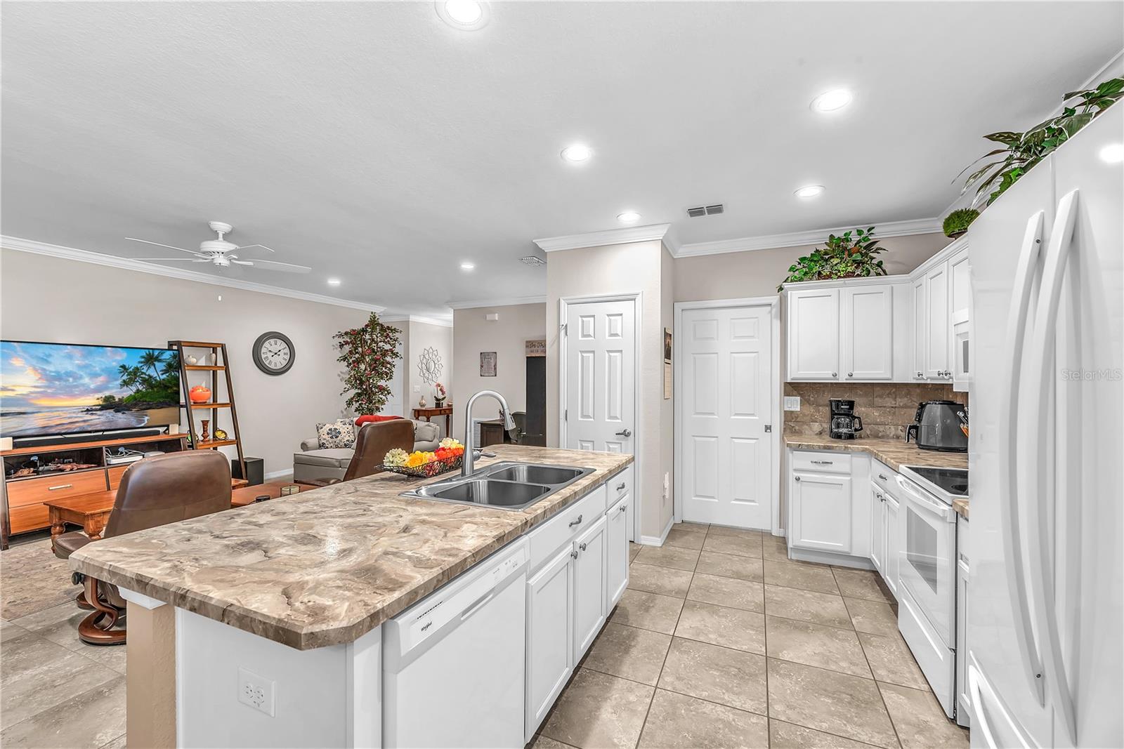 Image 8 of 34 For 5018 33rd Avenue E