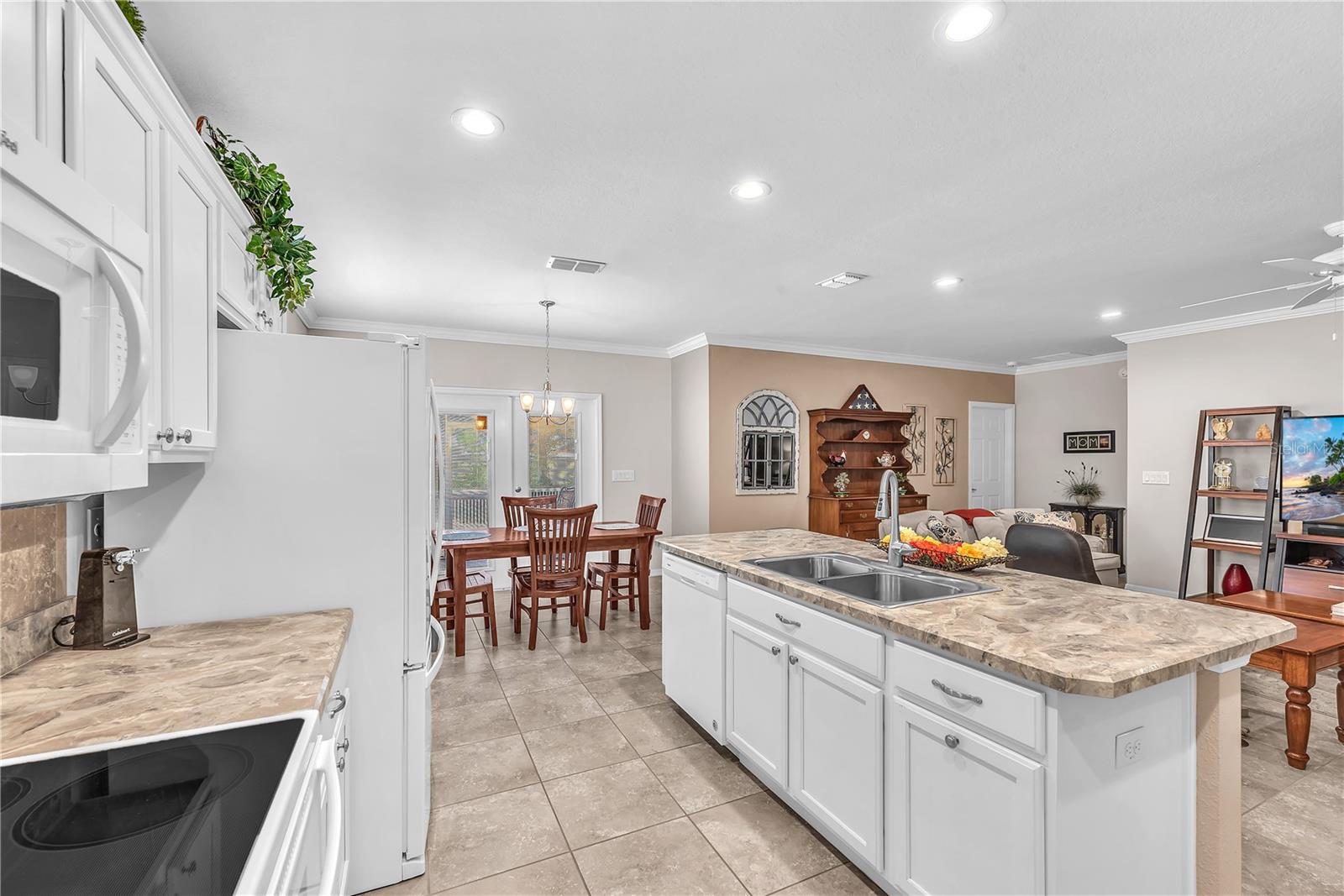 Image 9 of 34 For 5018 33rd Avenue E