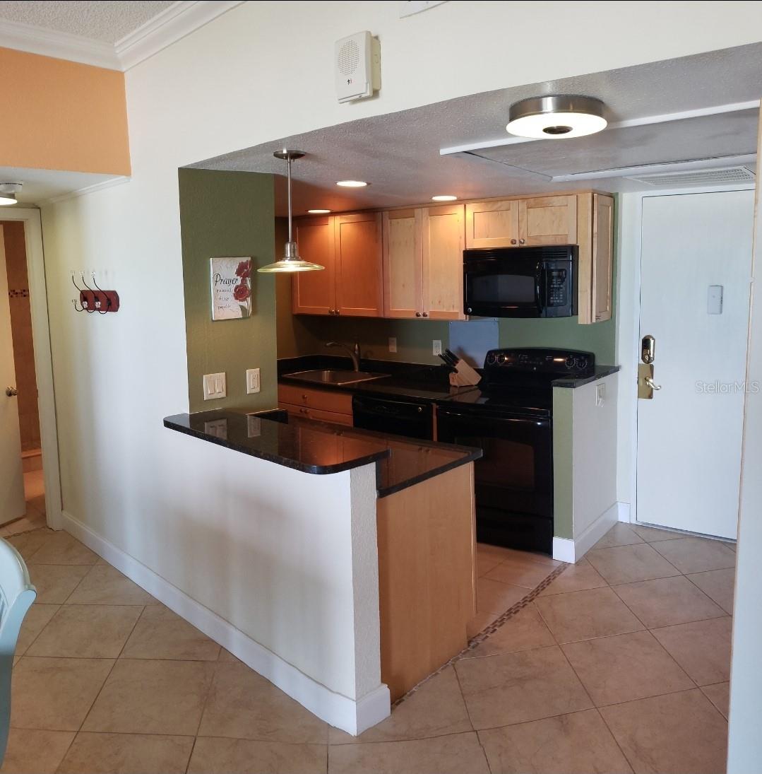 Image 19 of 45 For 880 Mandalay Avenue S205