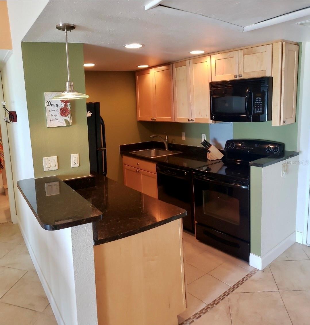 Image 31 of 45 For 880 Mandalay Avenue S205