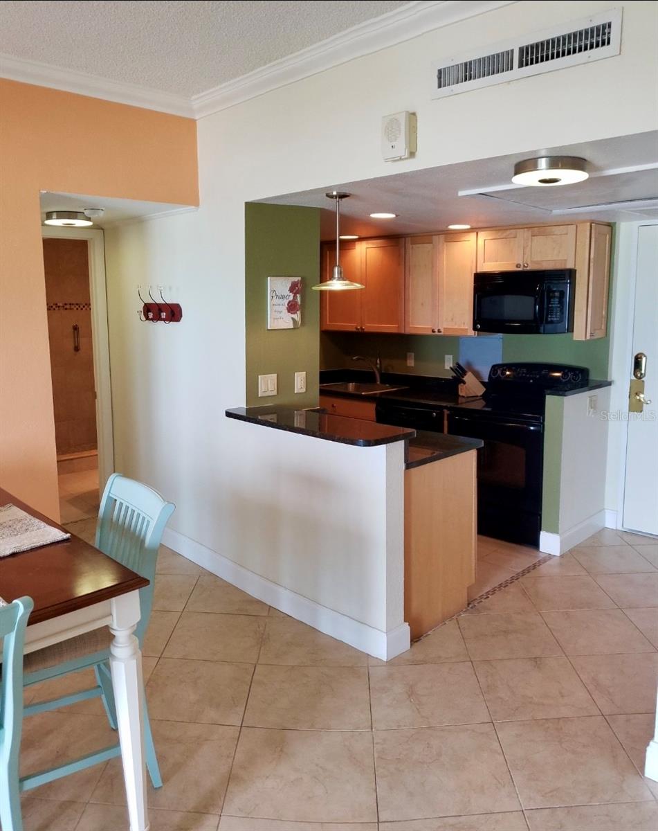 Image 32 of 45 For 880 Mandalay Avenue S205