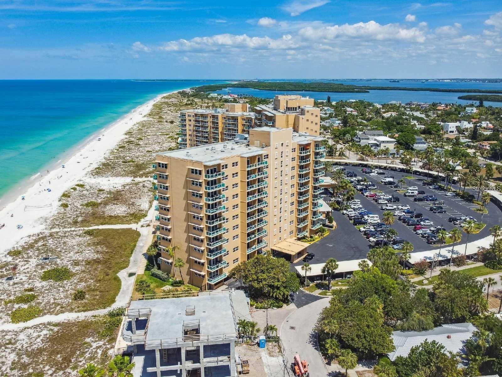 Image 4 of 45 For 880 Mandalay Avenue S205