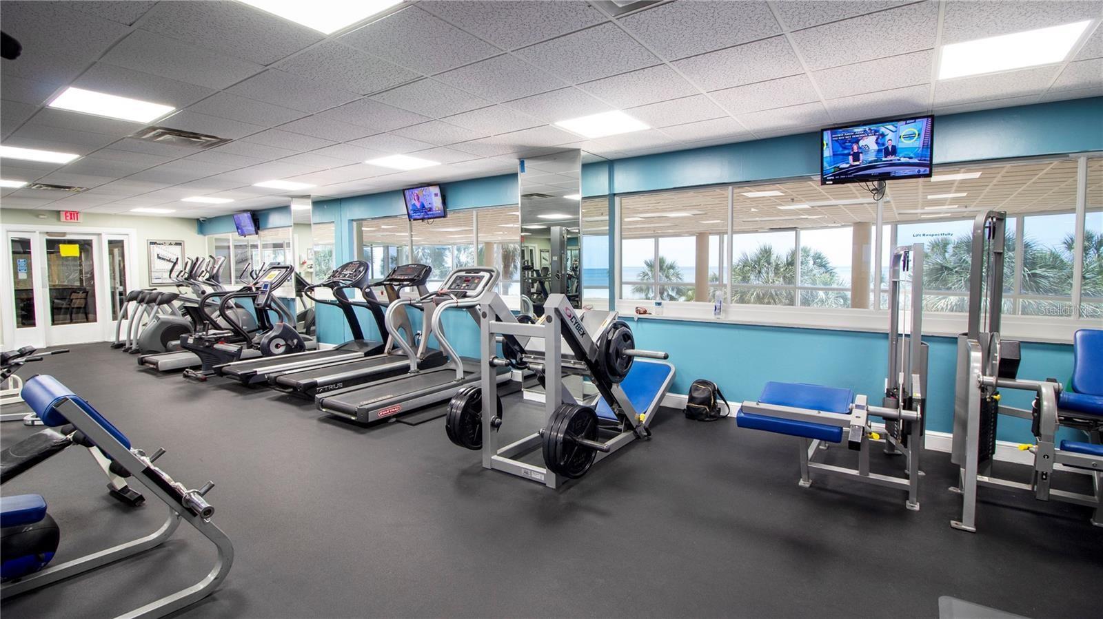 Image 8 of 45 For 880 Mandalay Avenue S205