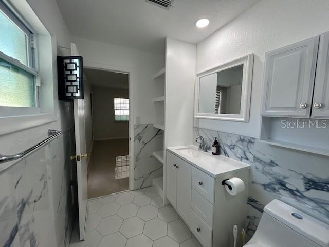 Image 21 of 35 For 6427 109th Avenue N