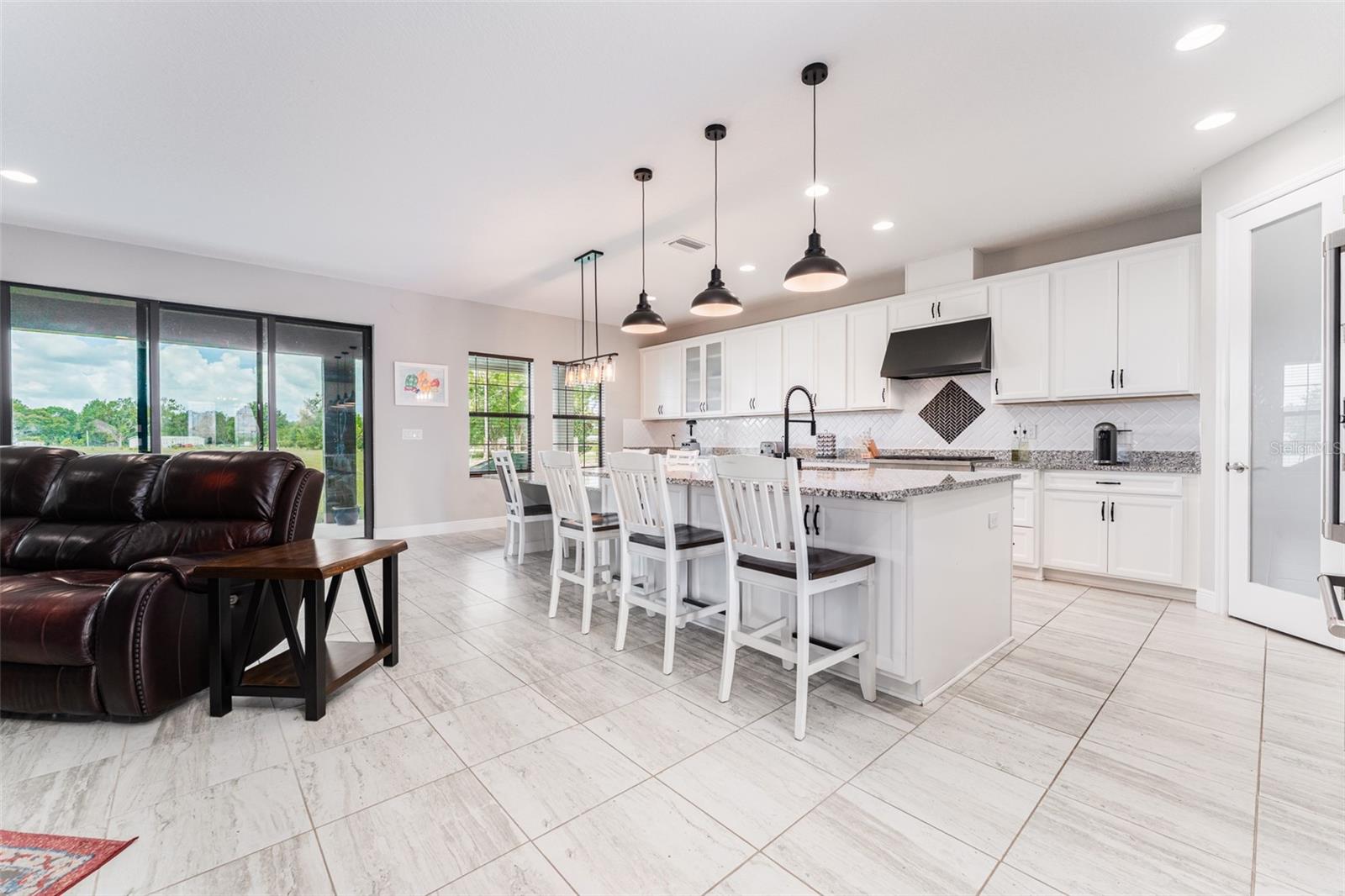 Image 13 of 49 For 14403 Woodland Spur Dr