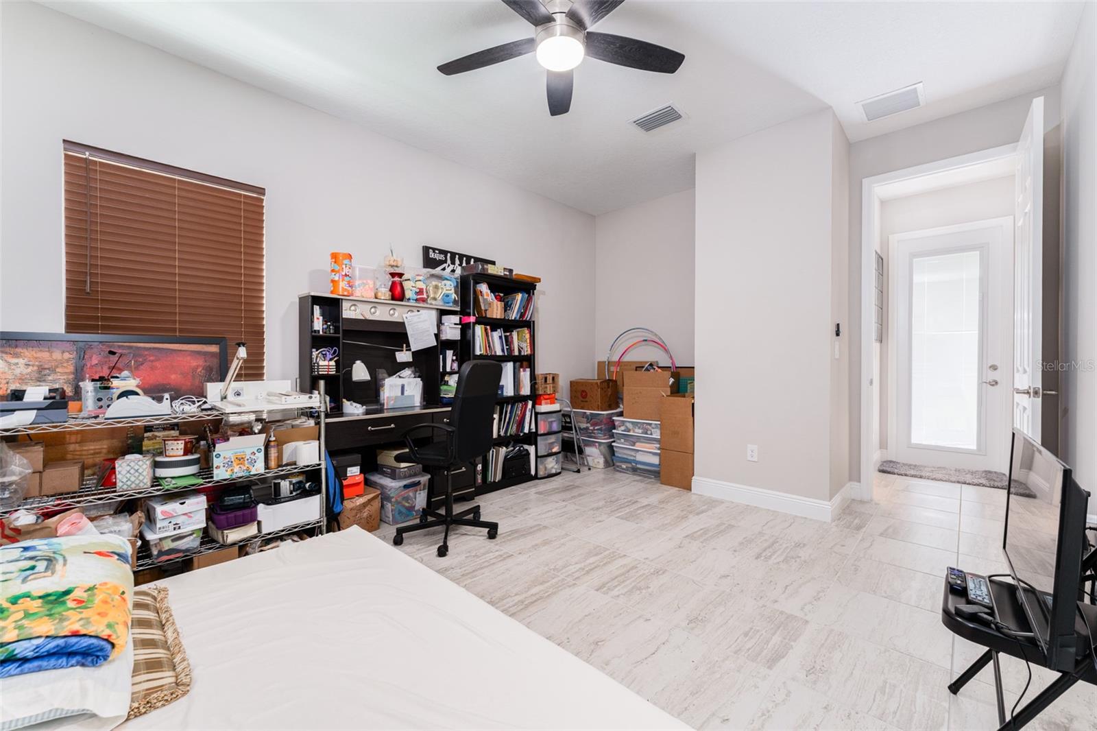 Image 16 of 49 For 14403 Woodland Spur Dr