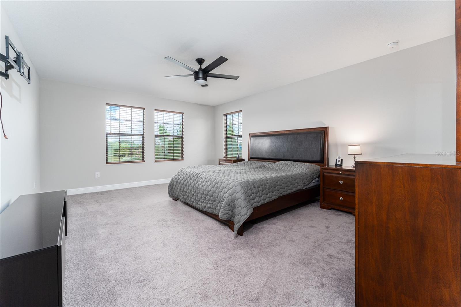 Image 18 of 49 For 14403 Woodland Spur Dr