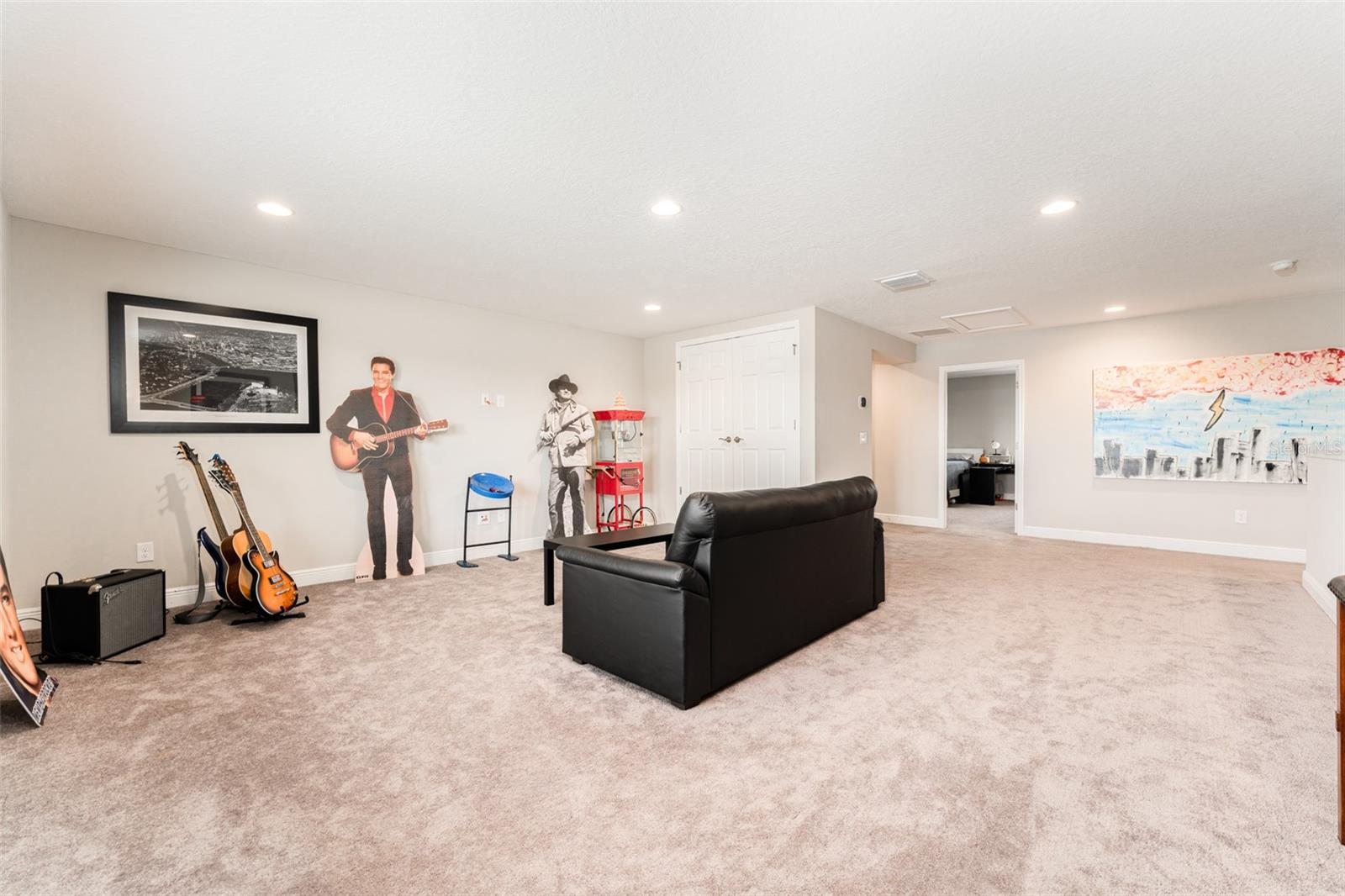 Image 31 of 49 For 14403 Woodland Spur Dr