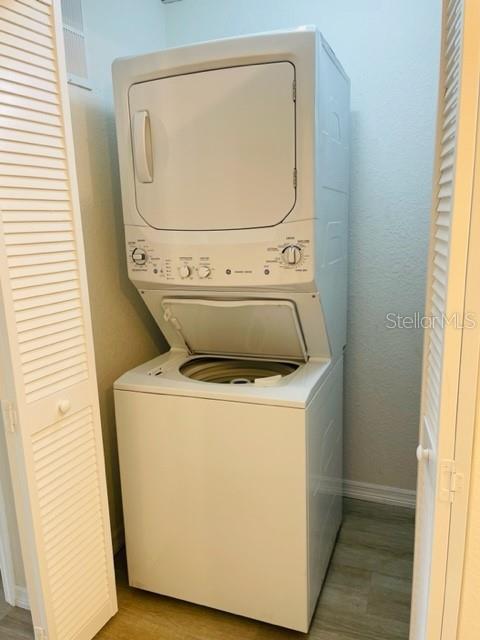 Image 16 of 19 For 1482 Cleveland Street