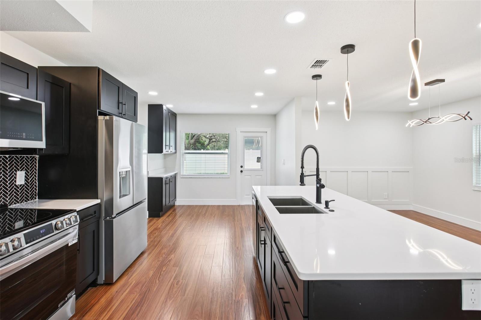 Image 10 of 72 For 226 Willowick Avenue