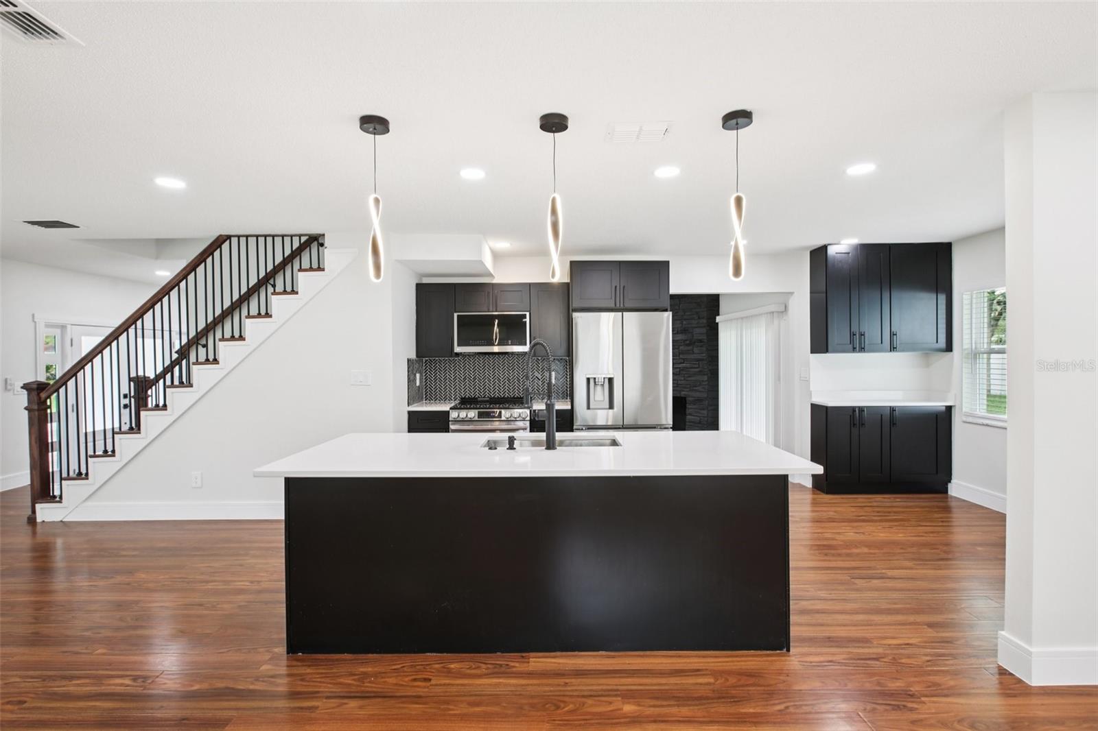 Image 15 of 72 For 226 Willowick Avenue