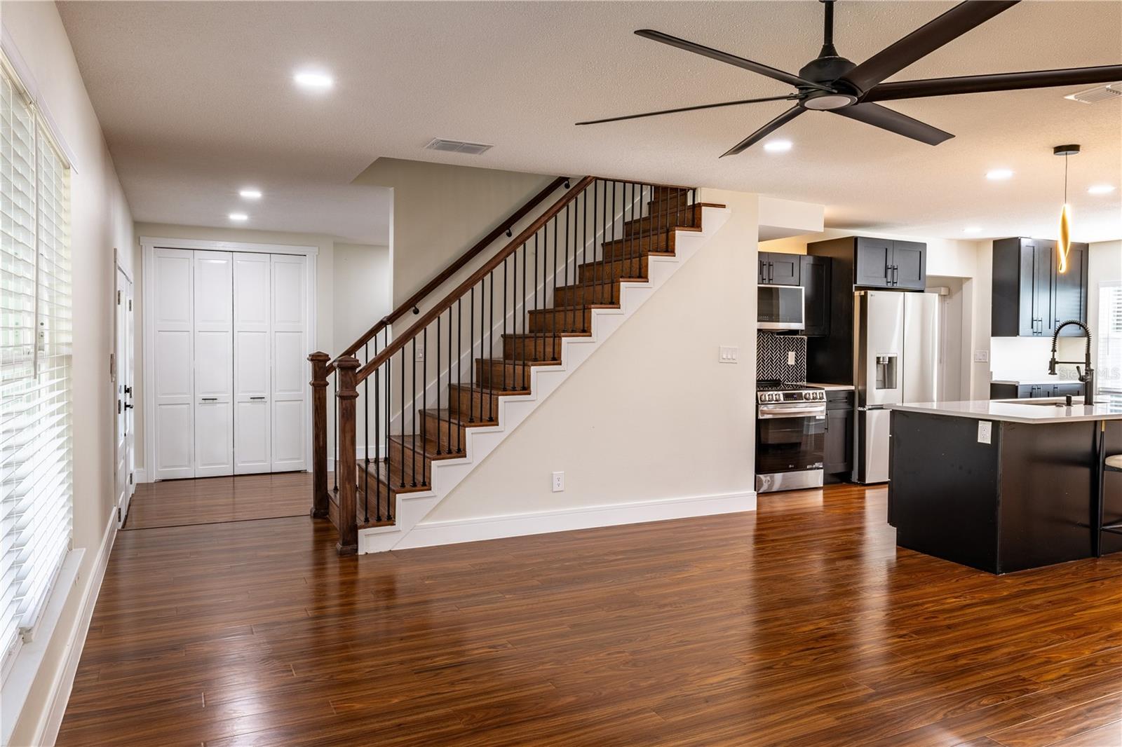 Image 16 of 72 For 226 Willowick Avenue