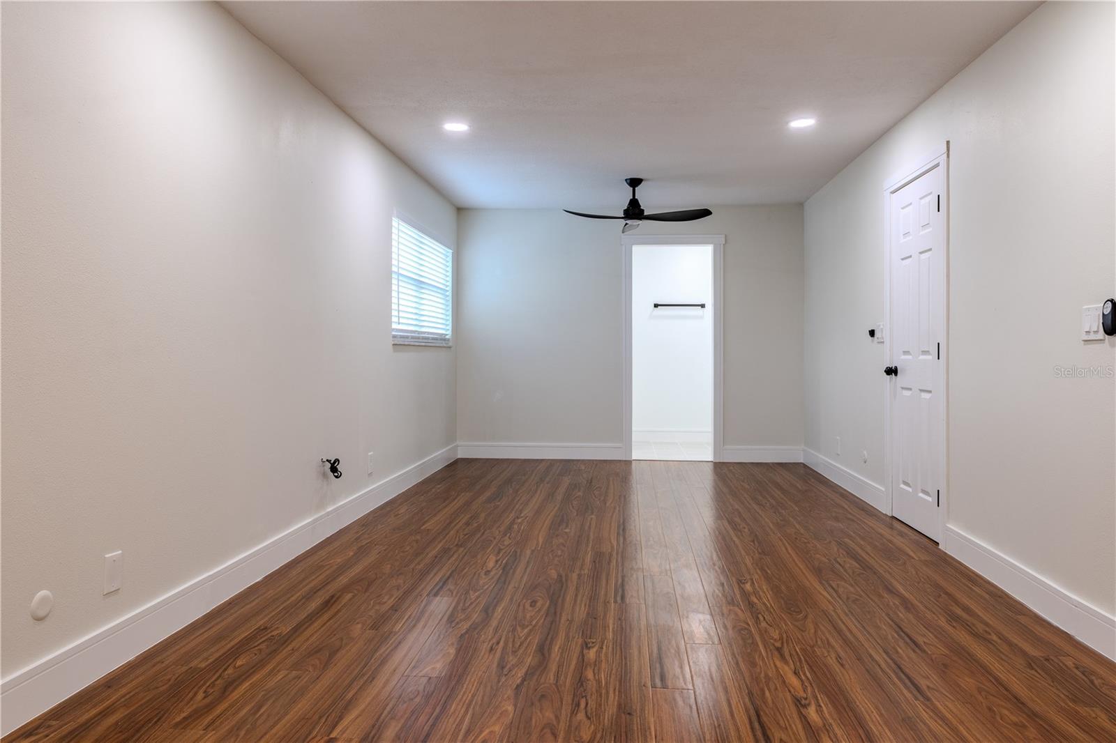 Image 25 of 72 For 226 Willowick Avenue