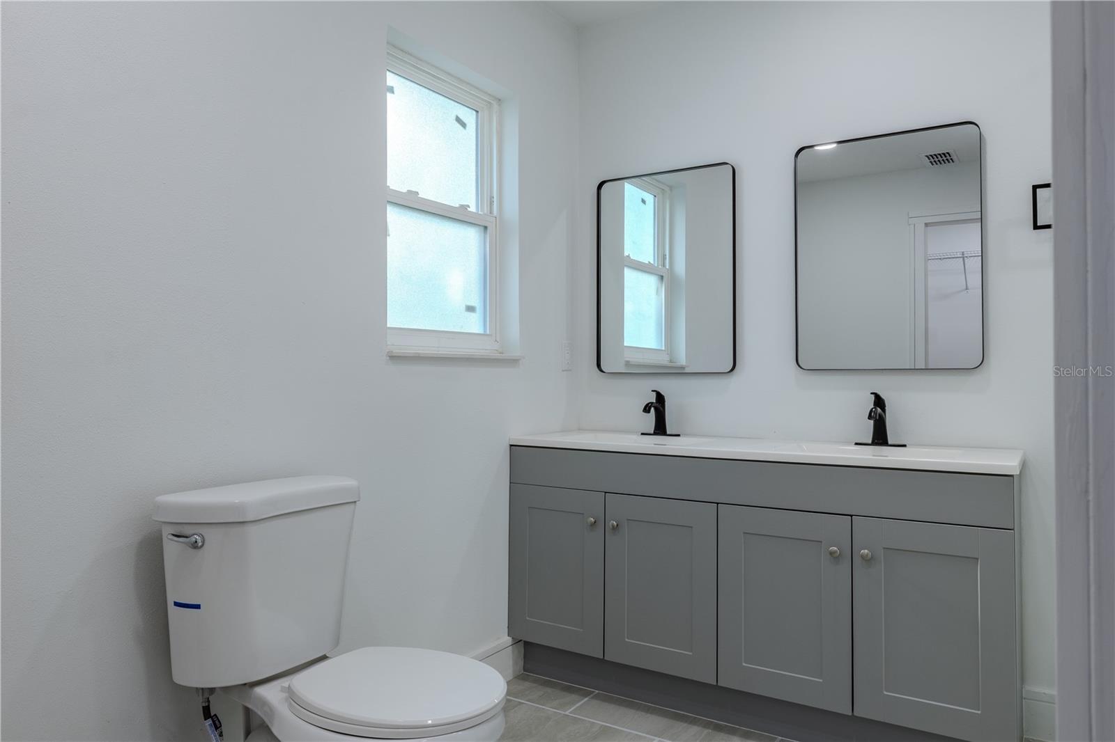 Image 29 of 72 For 226 Willowick Avenue