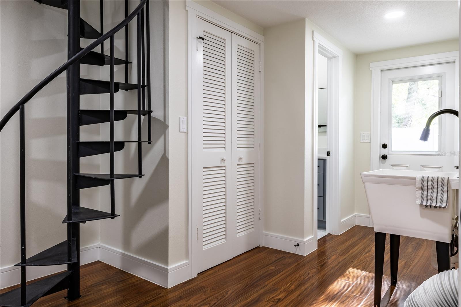 Image 33 of 72 For 226 Willowick Avenue