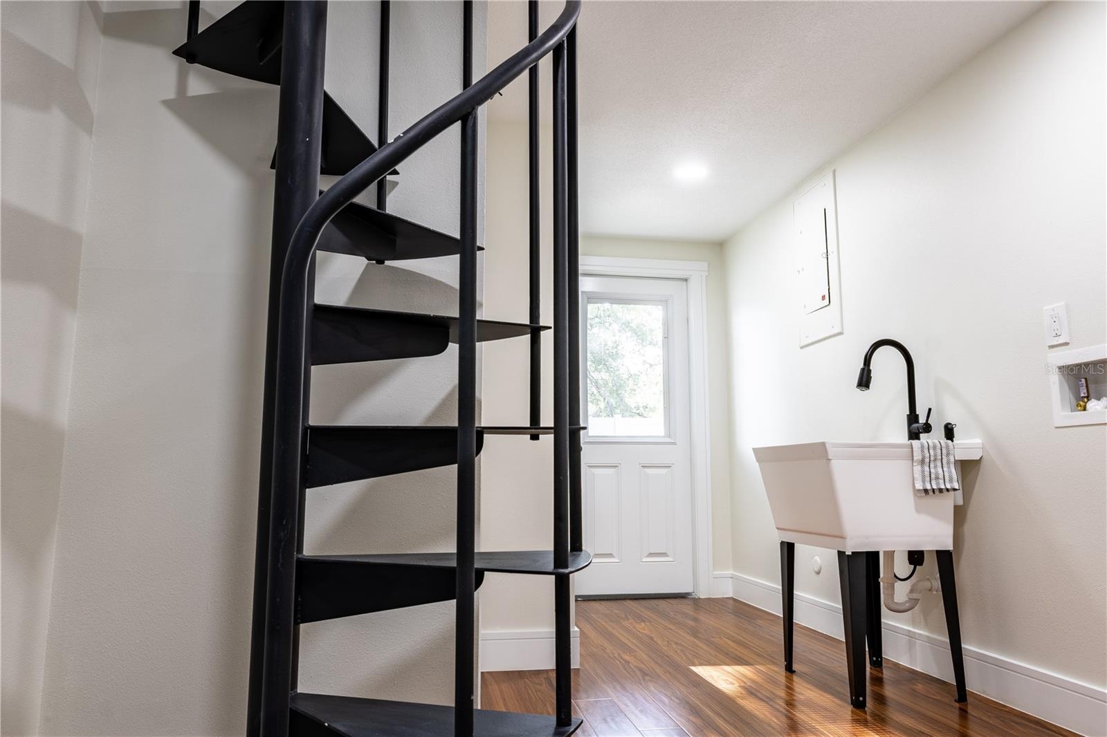 Image 34 of 72 For 226 Willowick Avenue