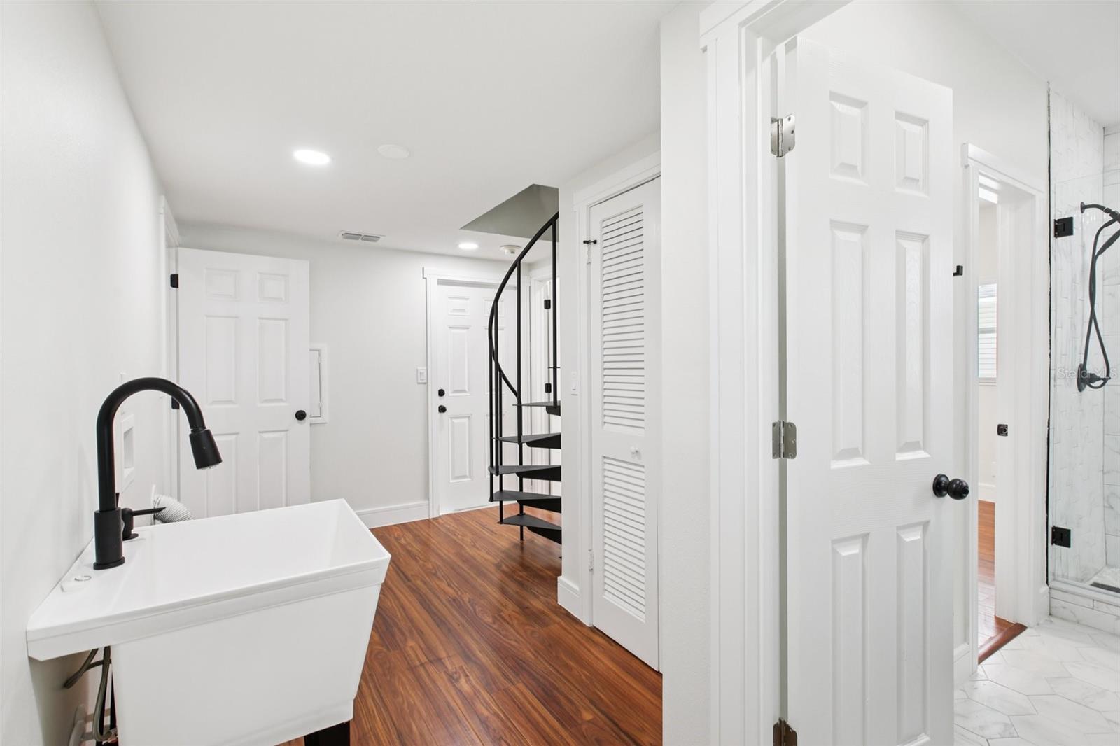 Image 35 of 72 For 226 Willowick Avenue