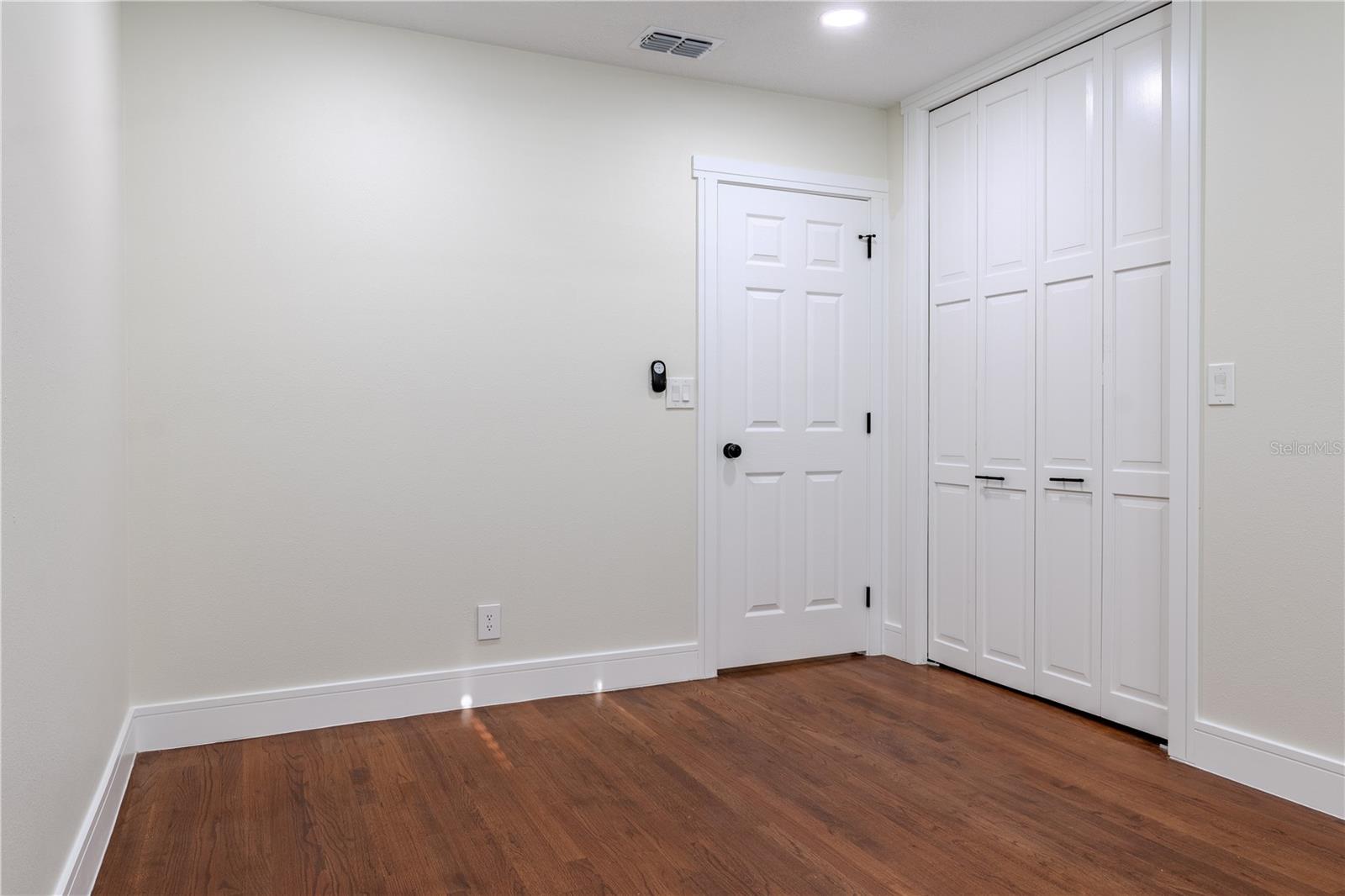 Image 41 of 72 For 226 Willowick Avenue