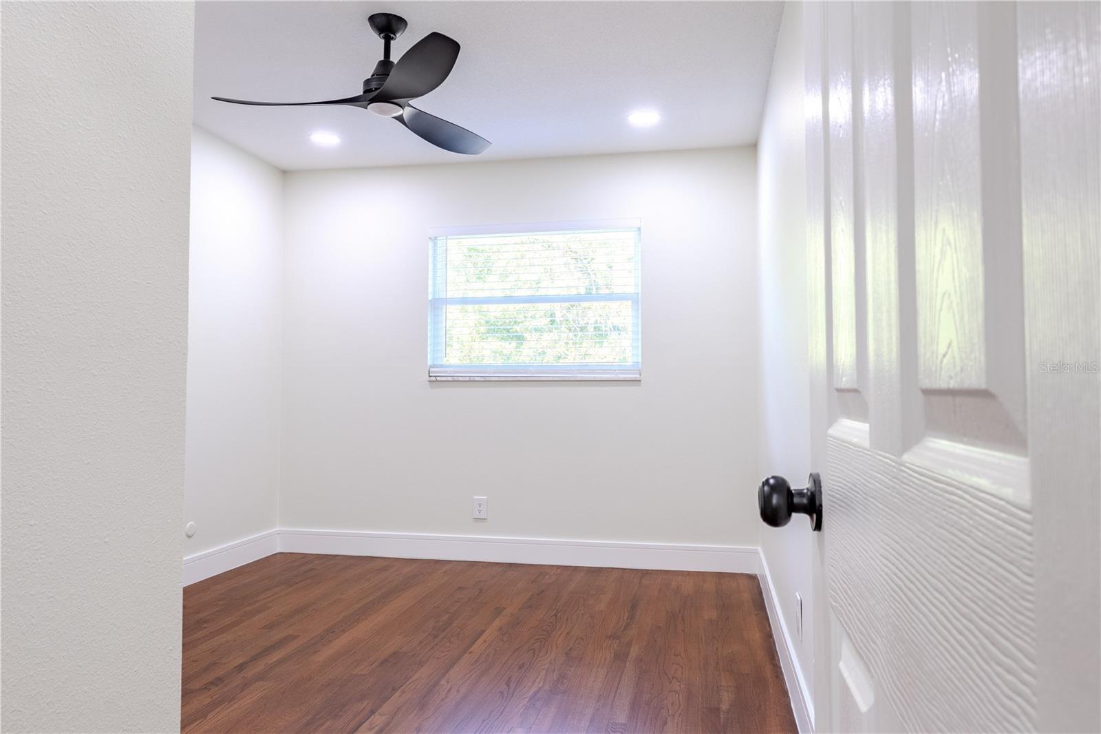 Image 44 of 72 For 226 Willowick Avenue