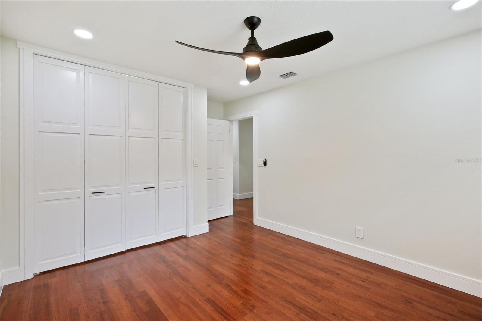 Image 47 of 72 For 226 Willowick Avenue