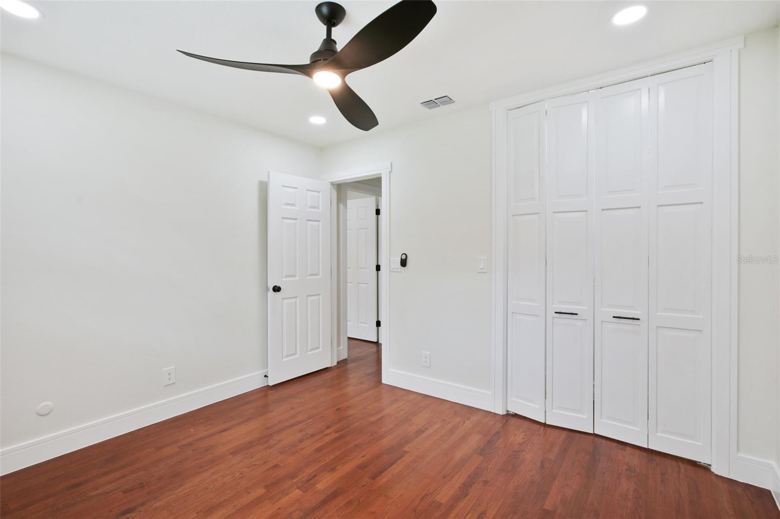 Image 50 of 72 For 226 Willowick Avenue