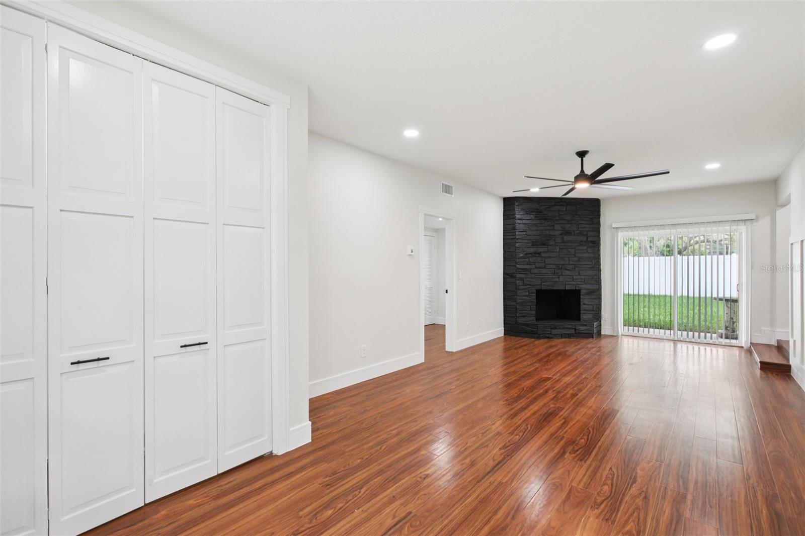 Image 52 of 72 For 226 Willowick Avenue