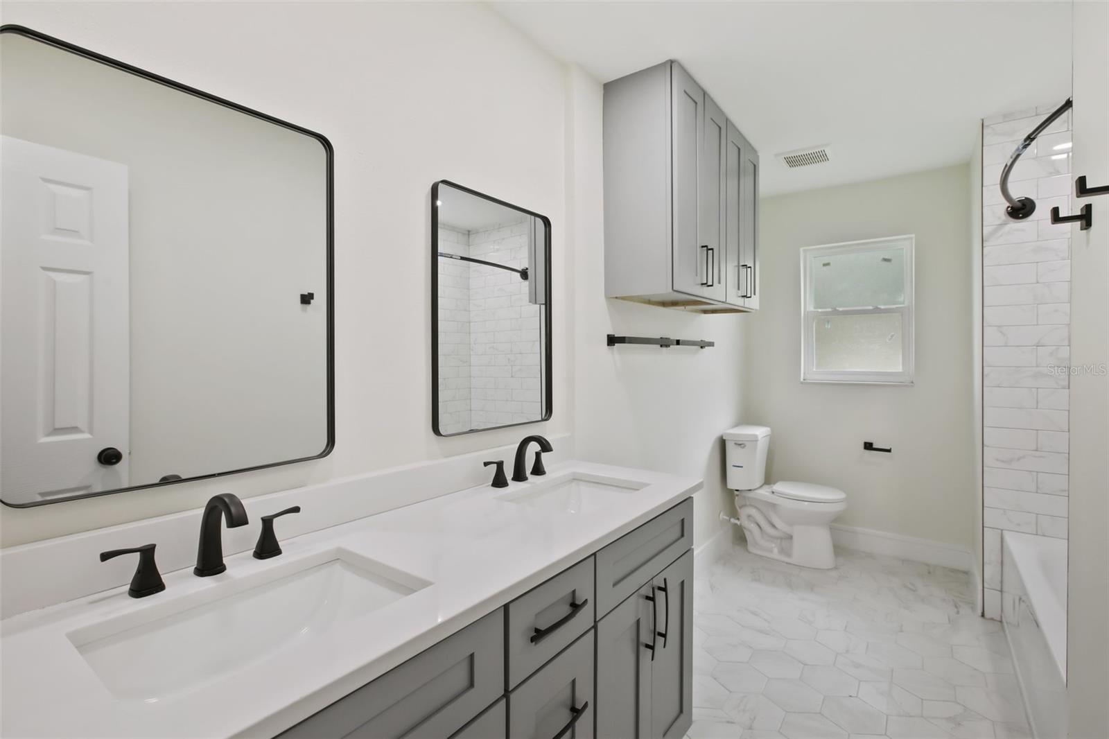 Image 54 of 72 For 226 Willowick Avenue