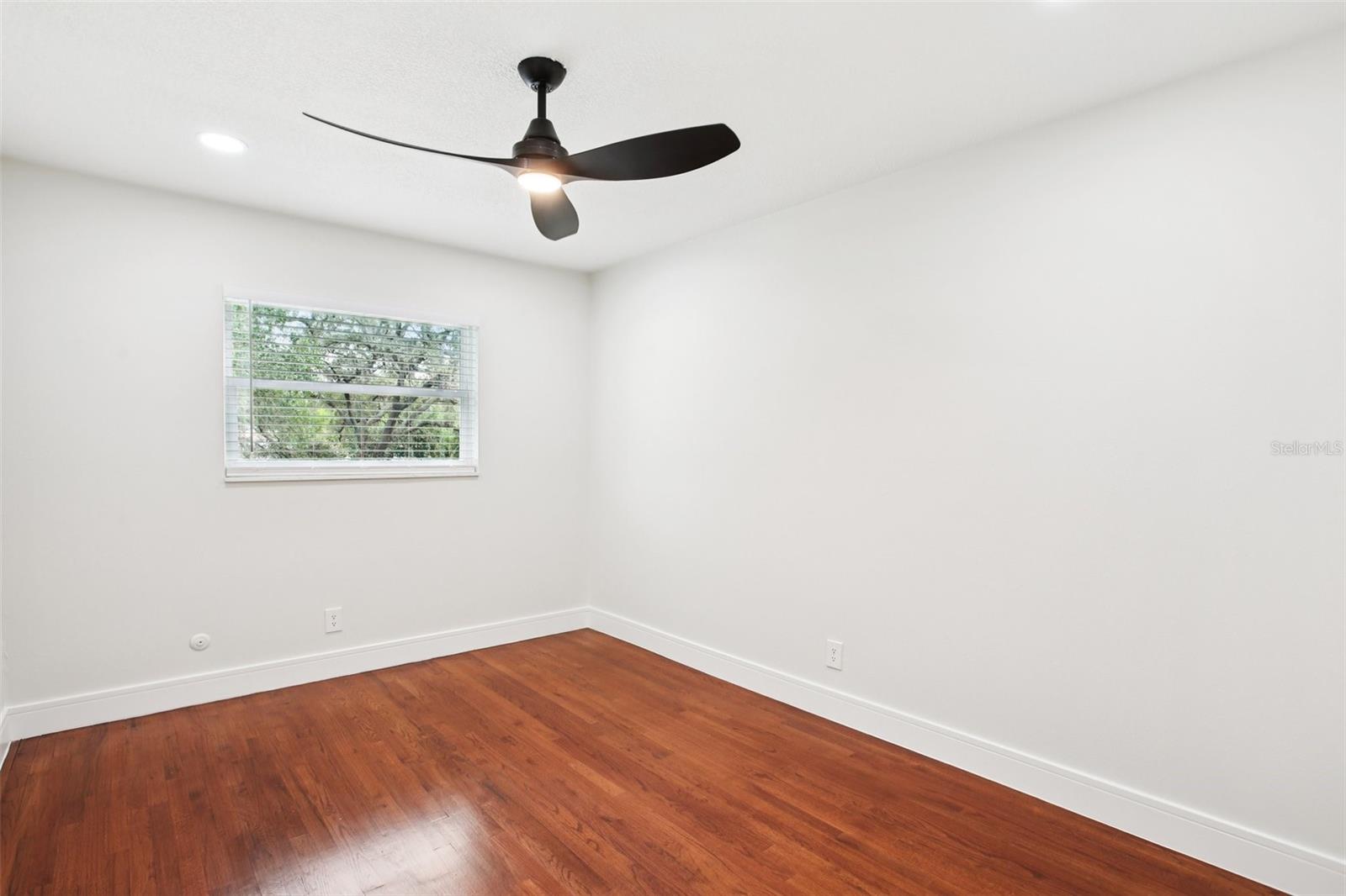 Image 55 of 72 For 226 Willowick Avenue