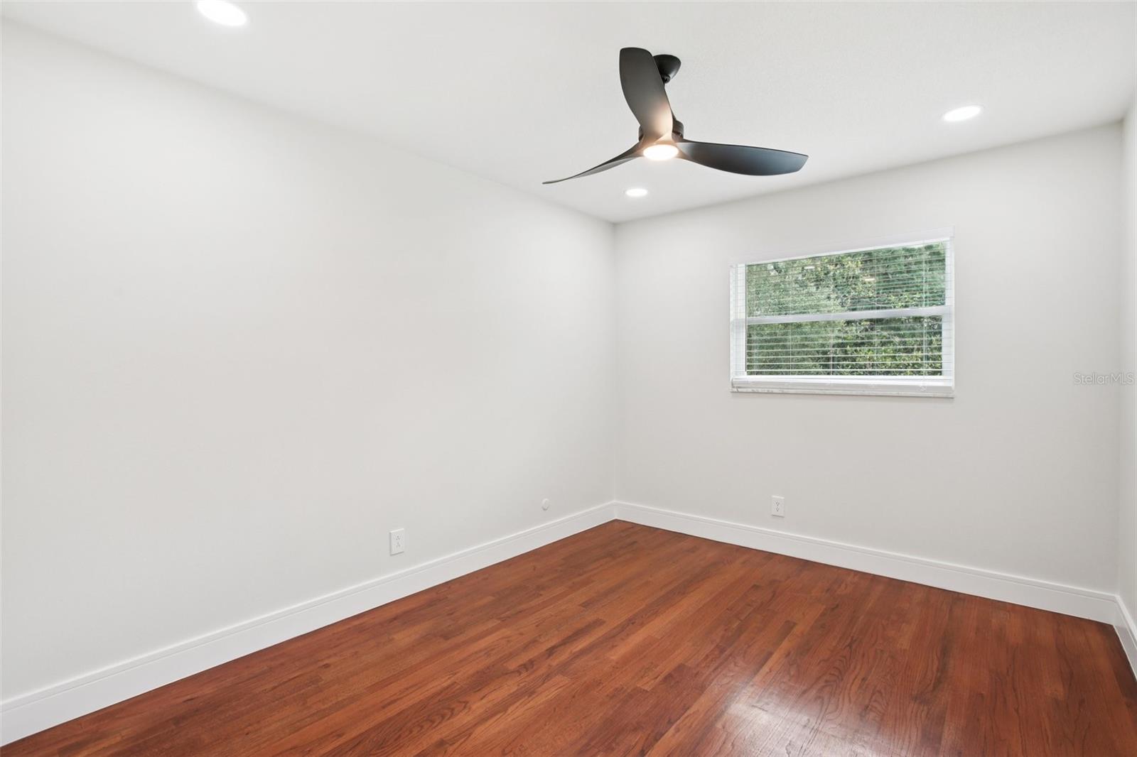 Image 57 of 72 For 226 Willowick Avenue