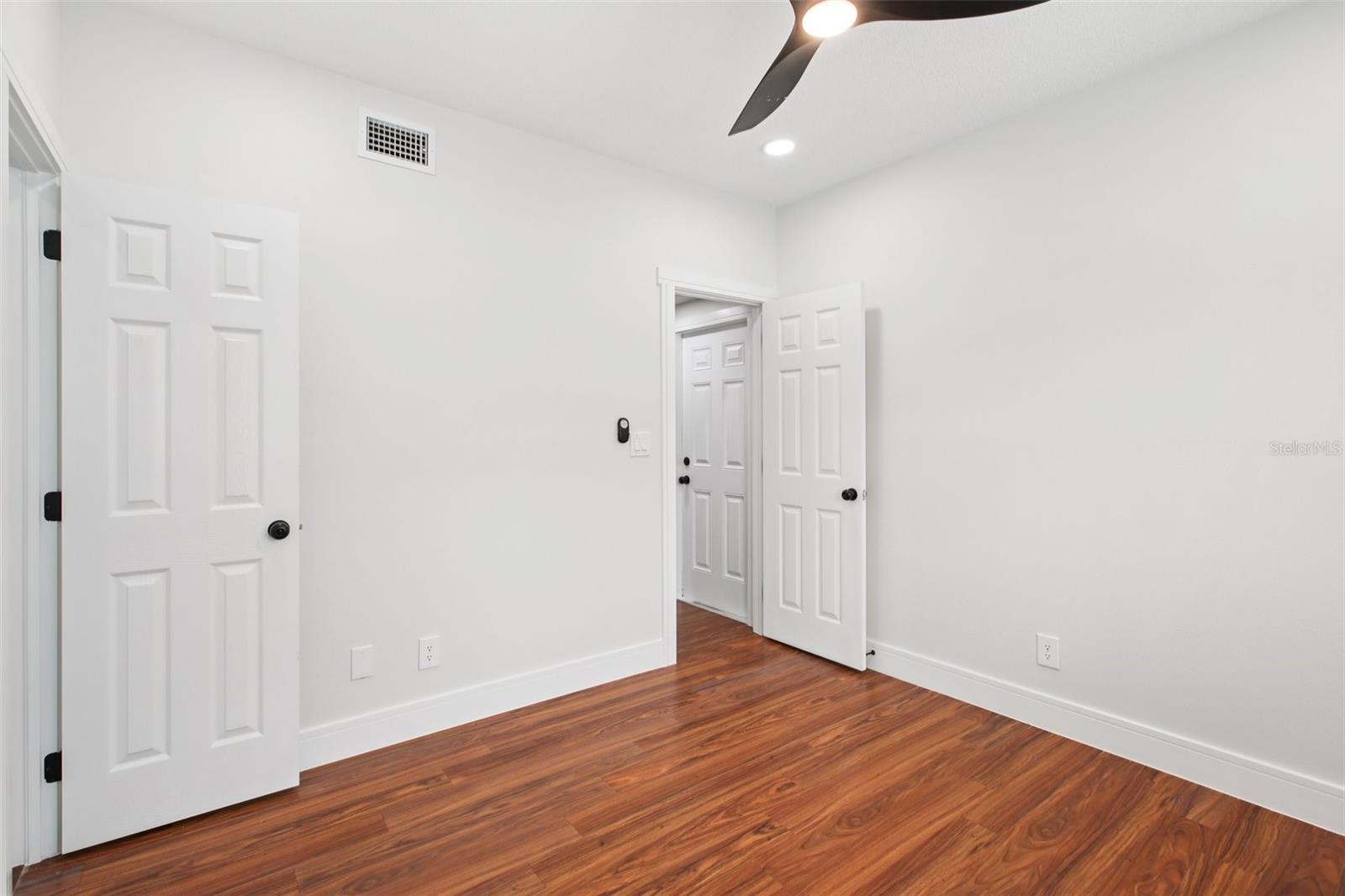 Image 59 of 72 For 226 Willowick Avenue