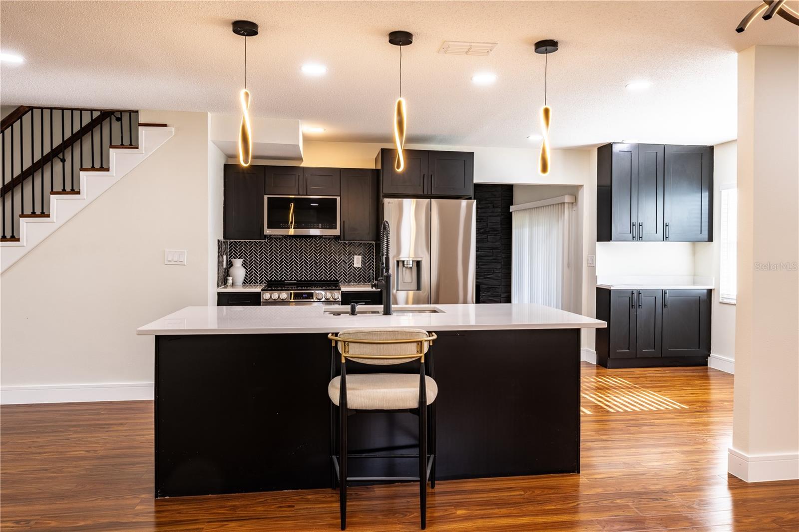 Image 6 of 72 For 226 Willowick Avenue