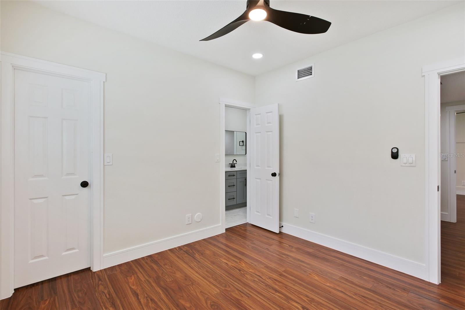 Image 60 of 72 For 226 Willowick Avenue